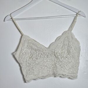 SO Delicate Lace Bralette in Ivory